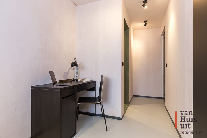 Foto 34 van Warmoesstraat 44-B