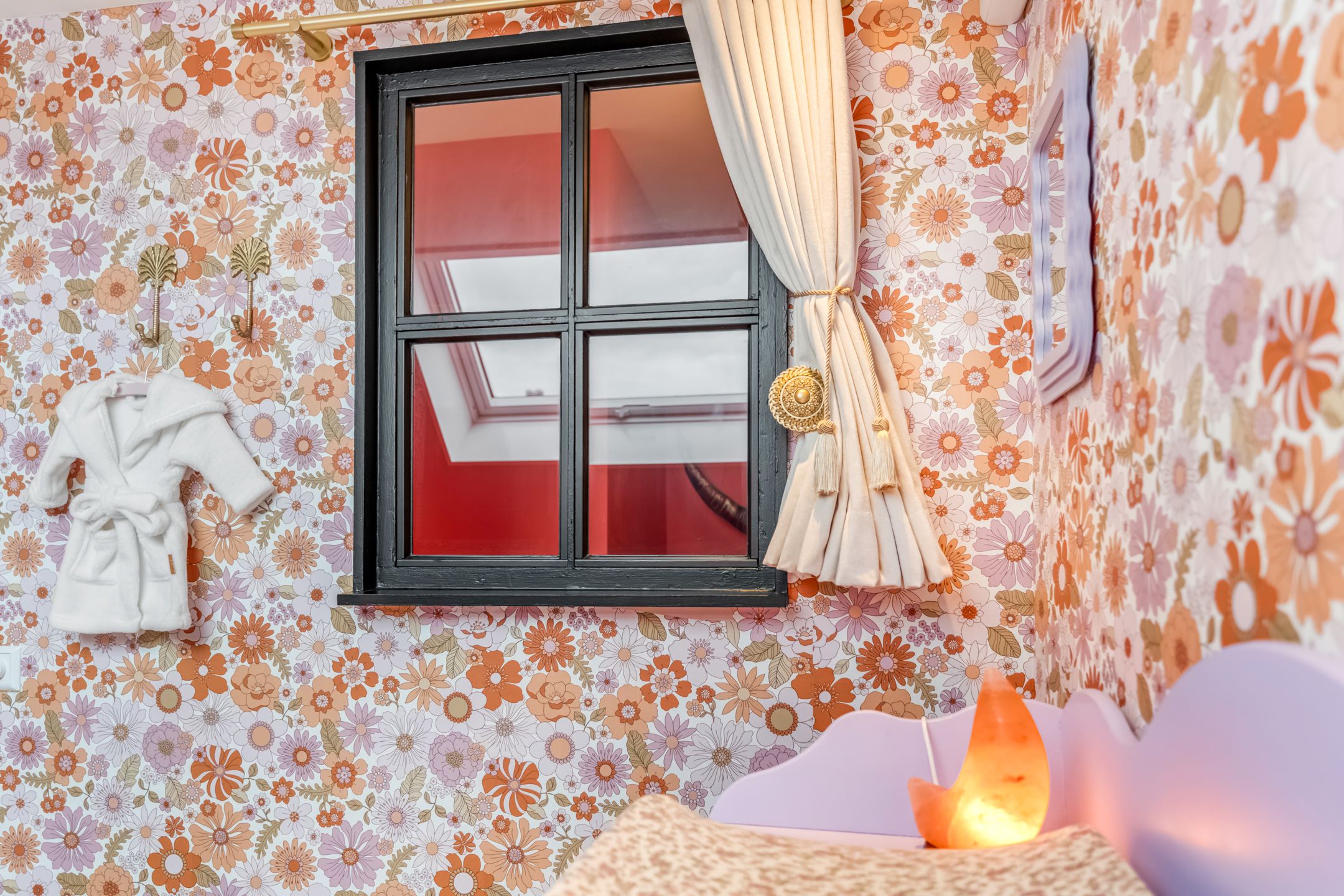 319.jpg?options=width=2160