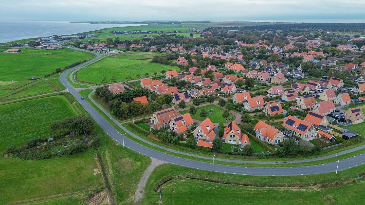 944.jpg?options=width=1440