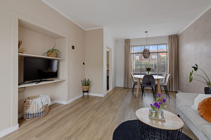 Foto 7 van Ubbo Emmiusstraat 18