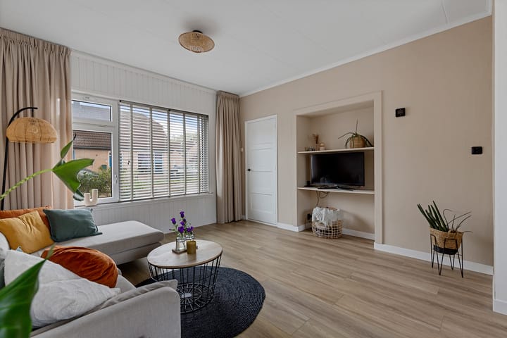 Foto 8 van Ubbo Emmiusstraat 18