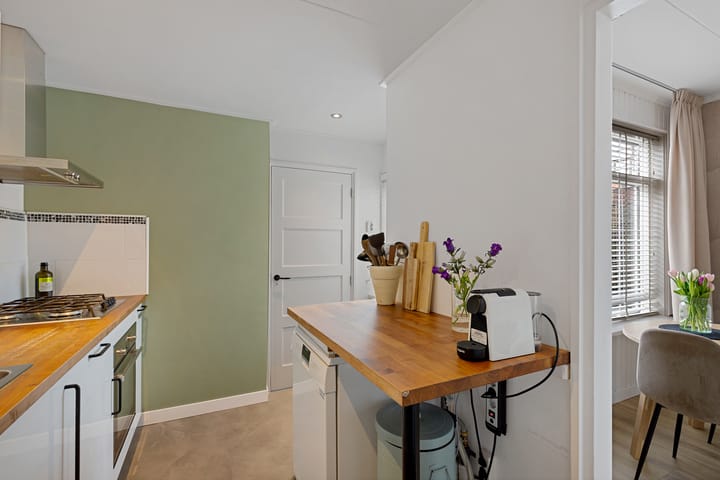 Foto 13 van Ubbo Emmiusstraat 18