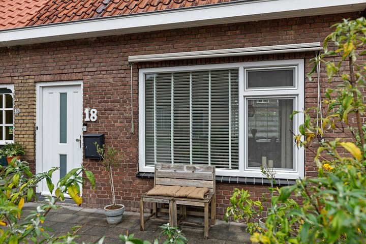 Foto 41 van Ubbo Emmiusstraat 18