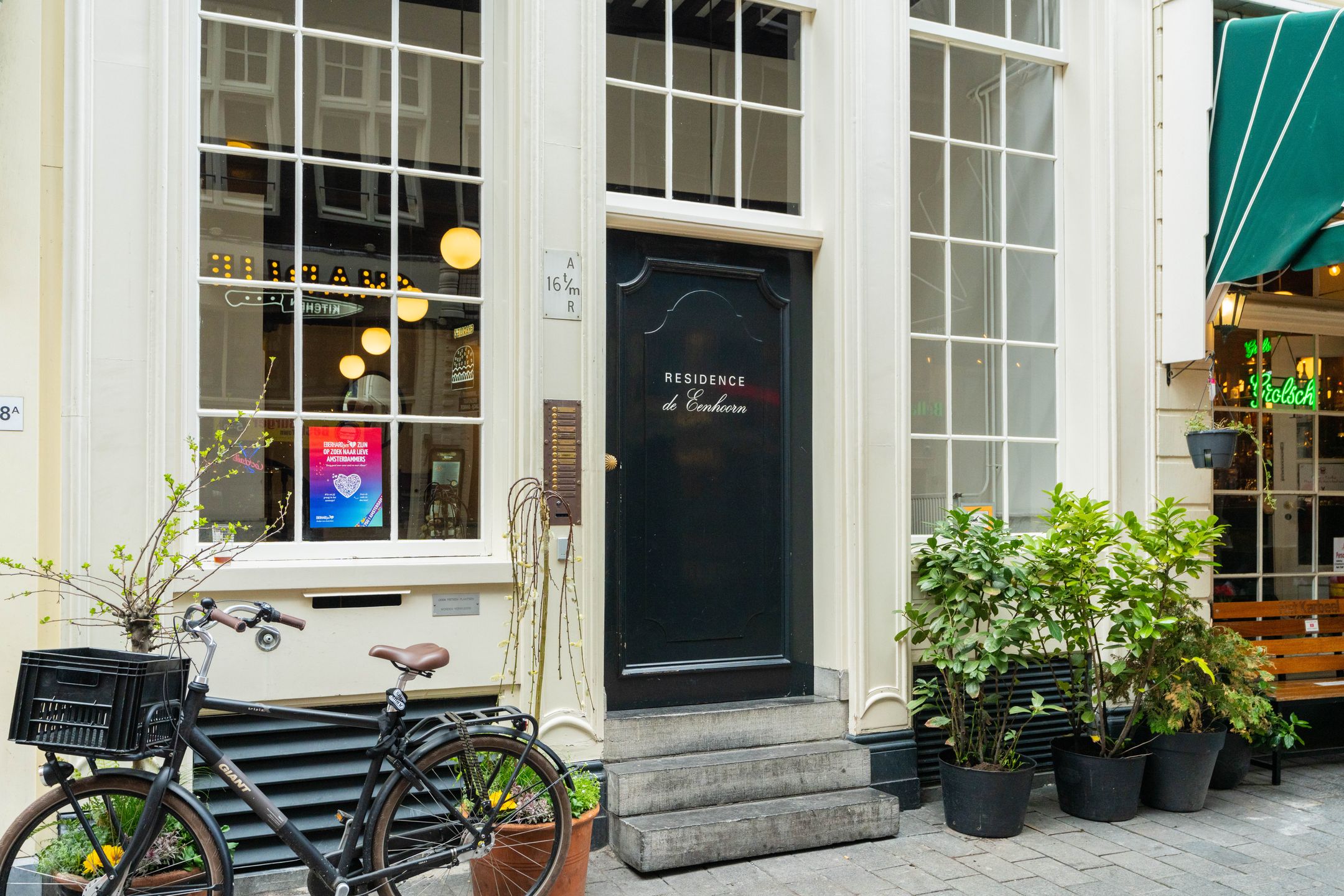 Foto 6 van Warmoesstraat 16-F