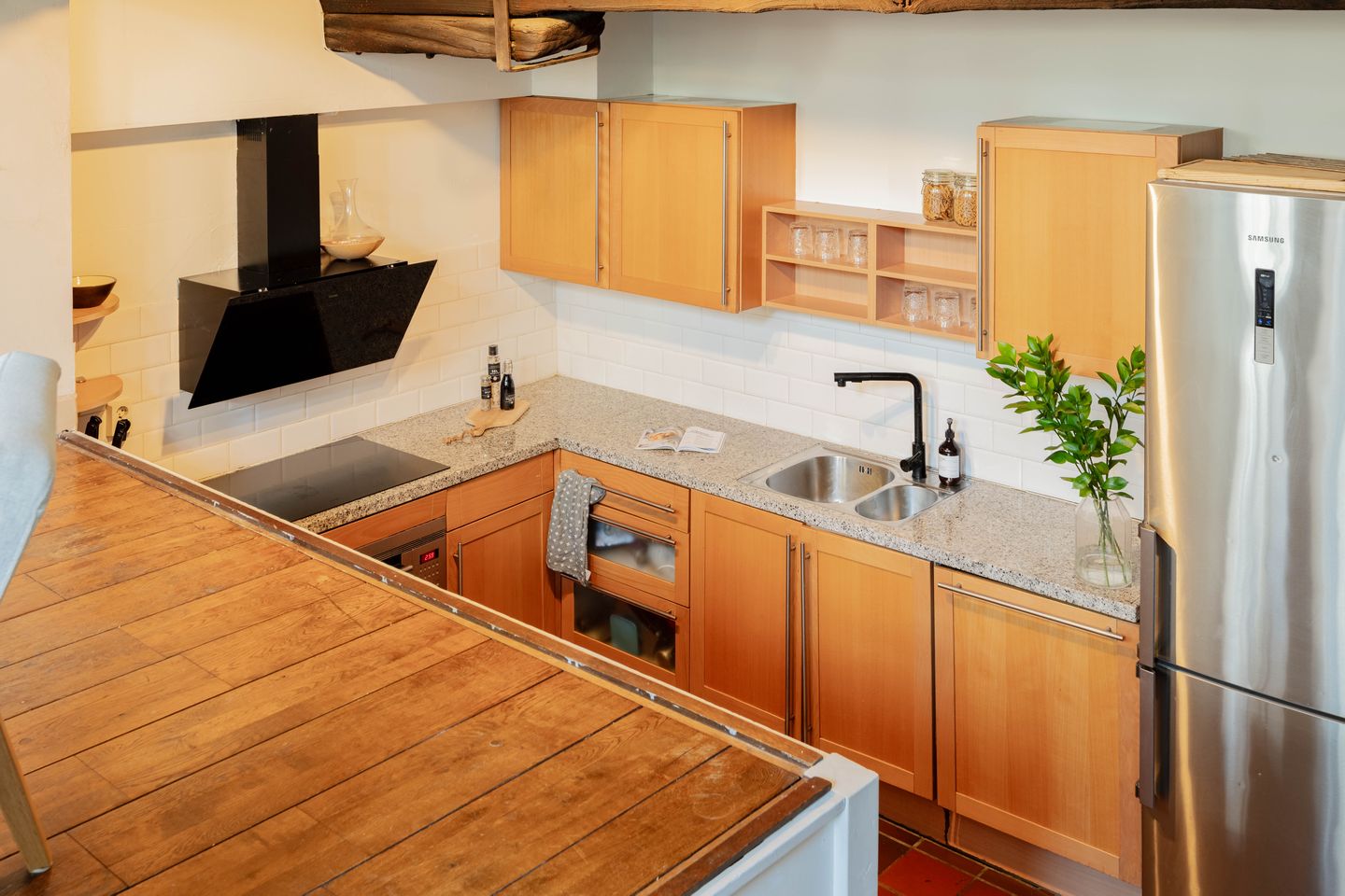 Foto 14 van Warmoesstraat 16-F