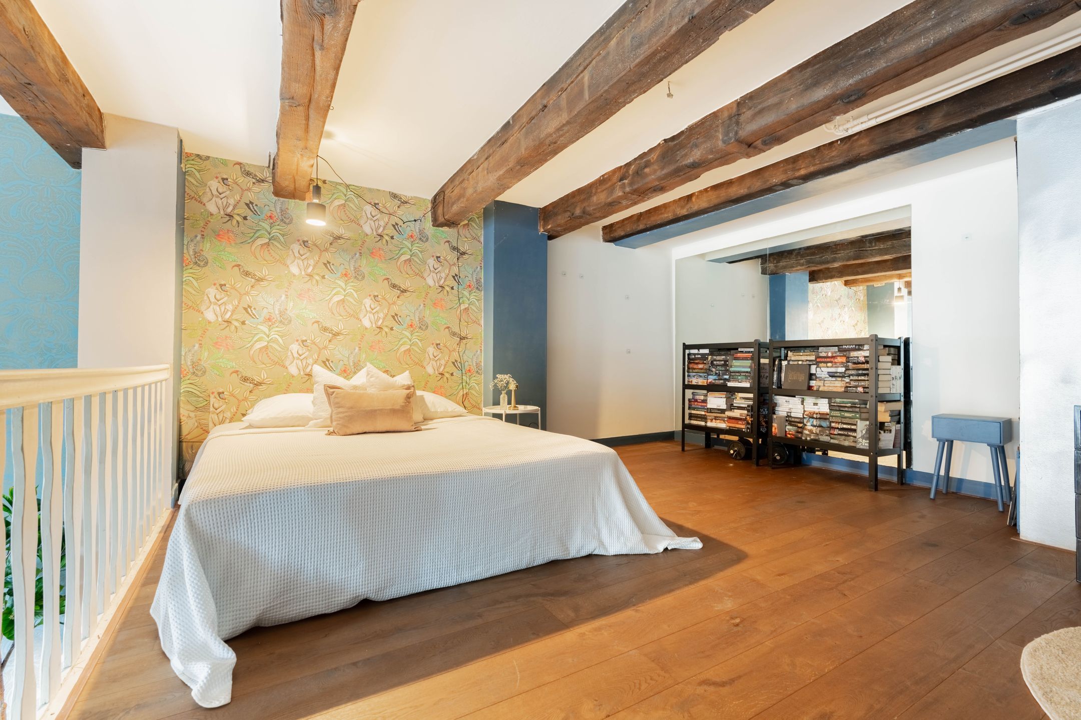 Foto 18 van Warmoesstraat 16-F