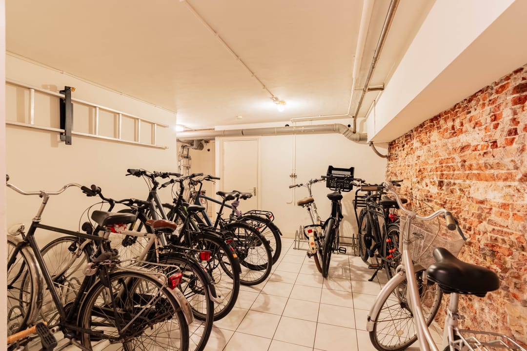 Foto 26 van Warmoesstraat 16-F