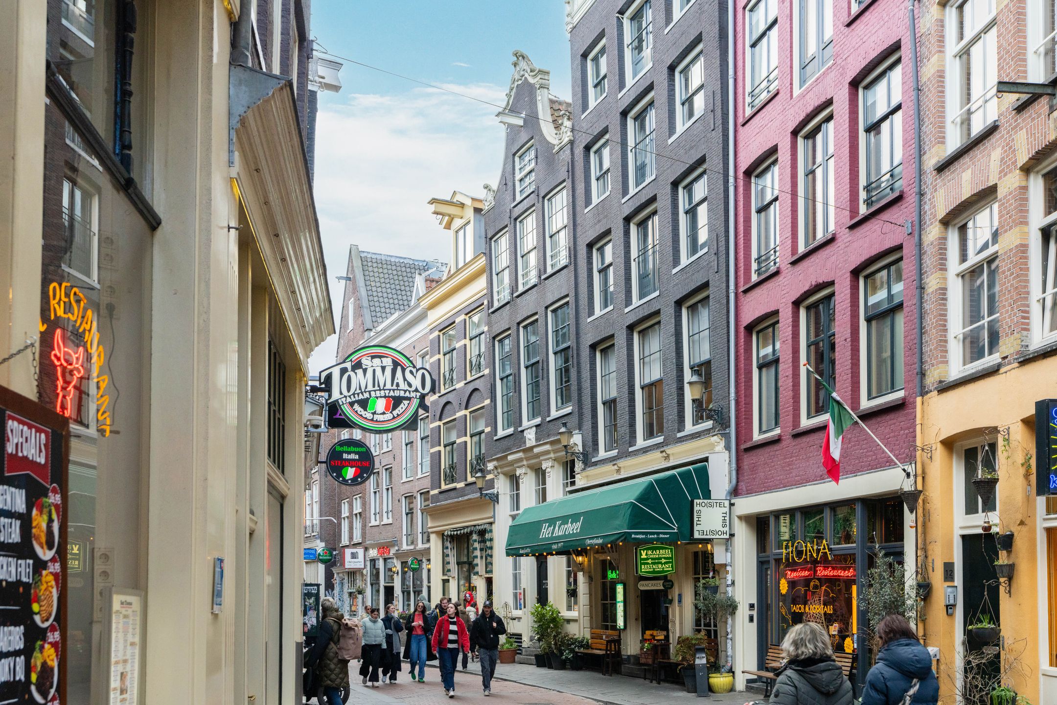 Foto 27 van Warmoesstraat 16-F