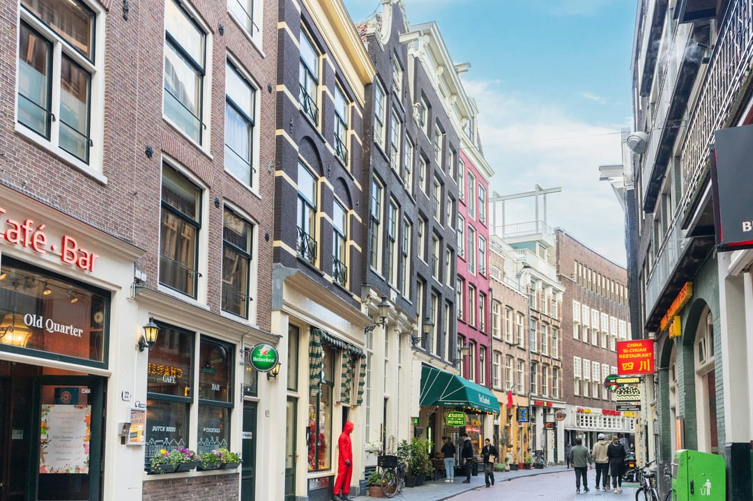 Foto 28 van Warmoesstraat 16-F