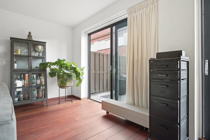 Photo 6 of Bloemendaalstraat 22