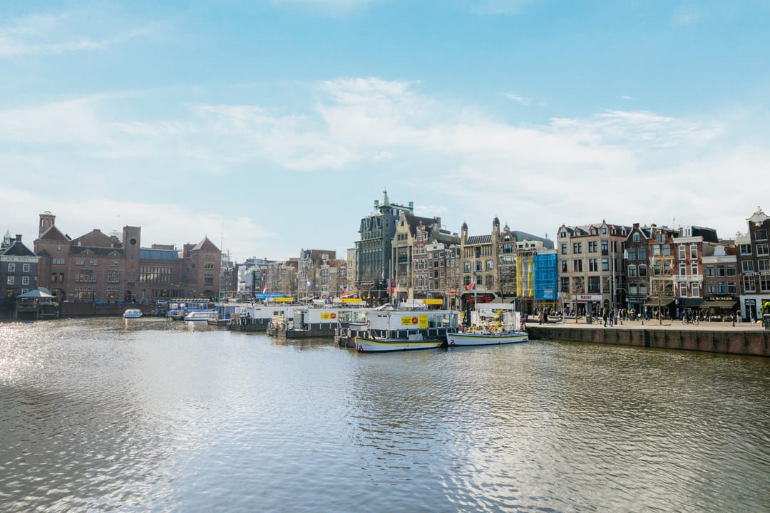 Foto 31 van Warmoesstraat 16-F