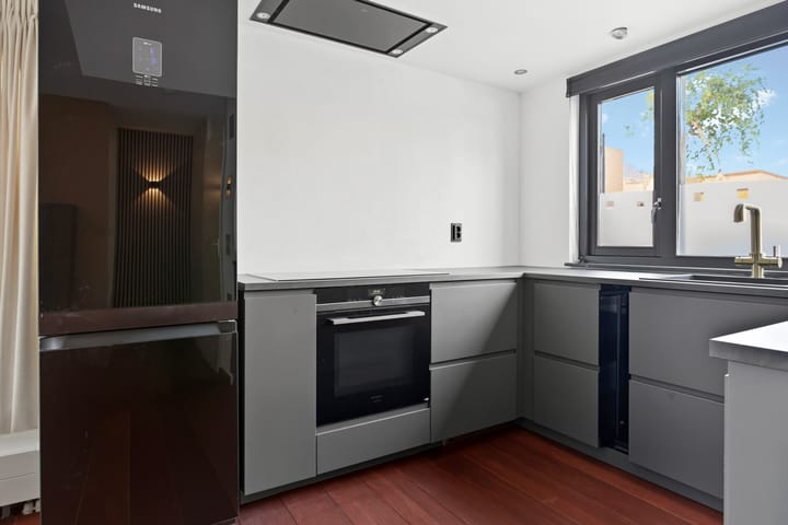 Photo 9 of Bloemendaalstraat 22