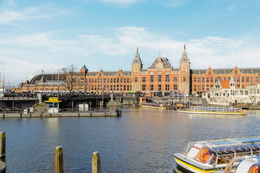 Foto 32 van Warmoesstraat 16-F