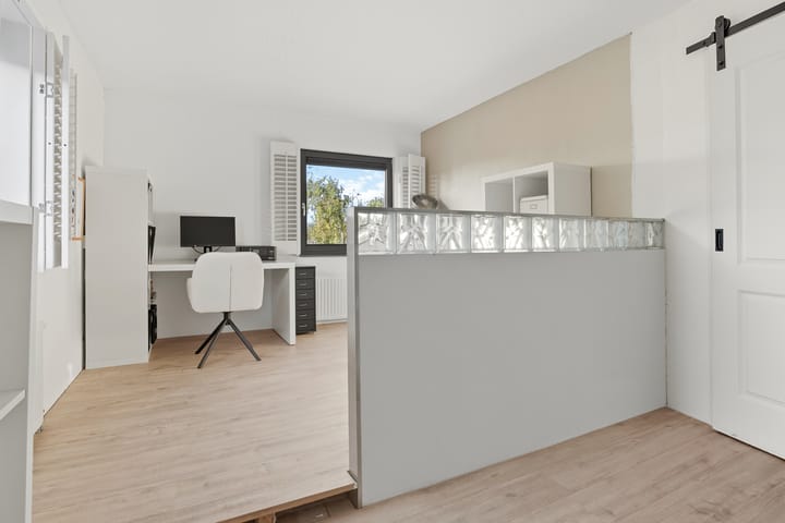 Photo 27 of Bloemendaalstraat 22