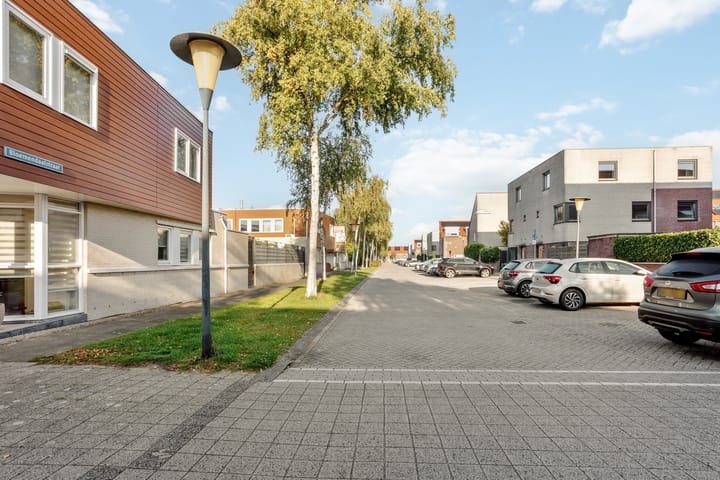 Photo 36 of Bloemendaalstraat 22