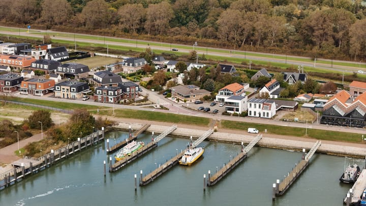 Photo 4 of Stationsweg 69