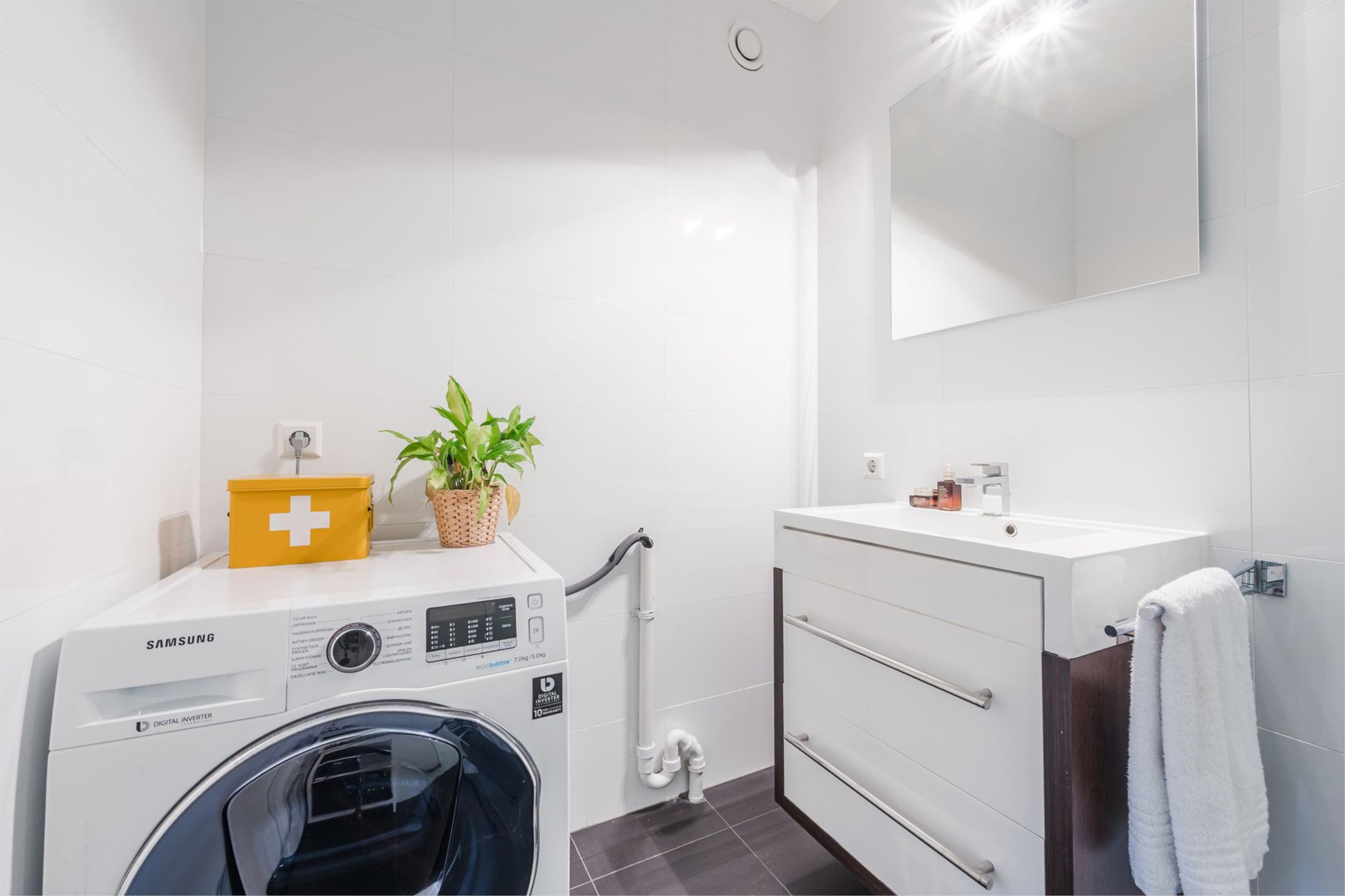 Foto 24 van Monseigneur van Steelaan 201