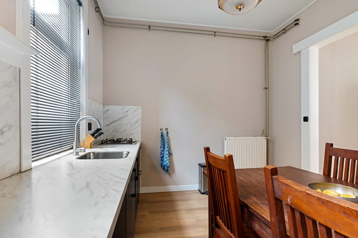 Photo 12 of Spoorwegstraat 23