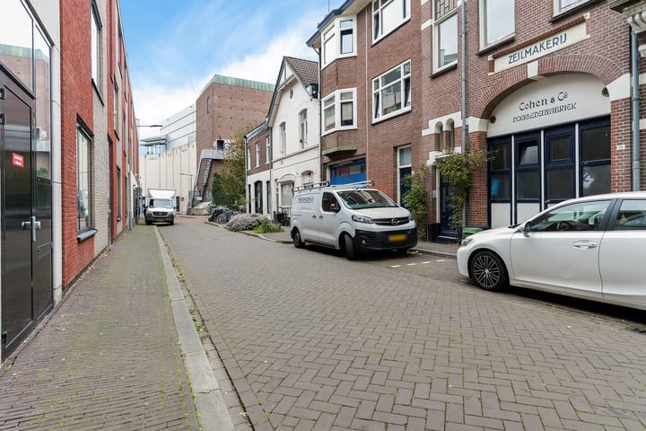 Photo 27 of Spoorwegstraat 23