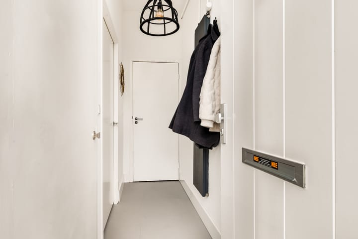 Photo 7 of Kennemerstraatweg 86