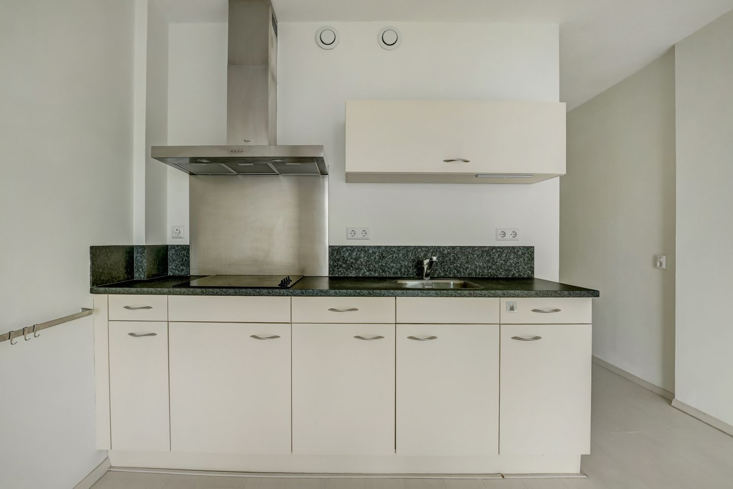 Photo 19 of Karel Doormanstraat 384-E