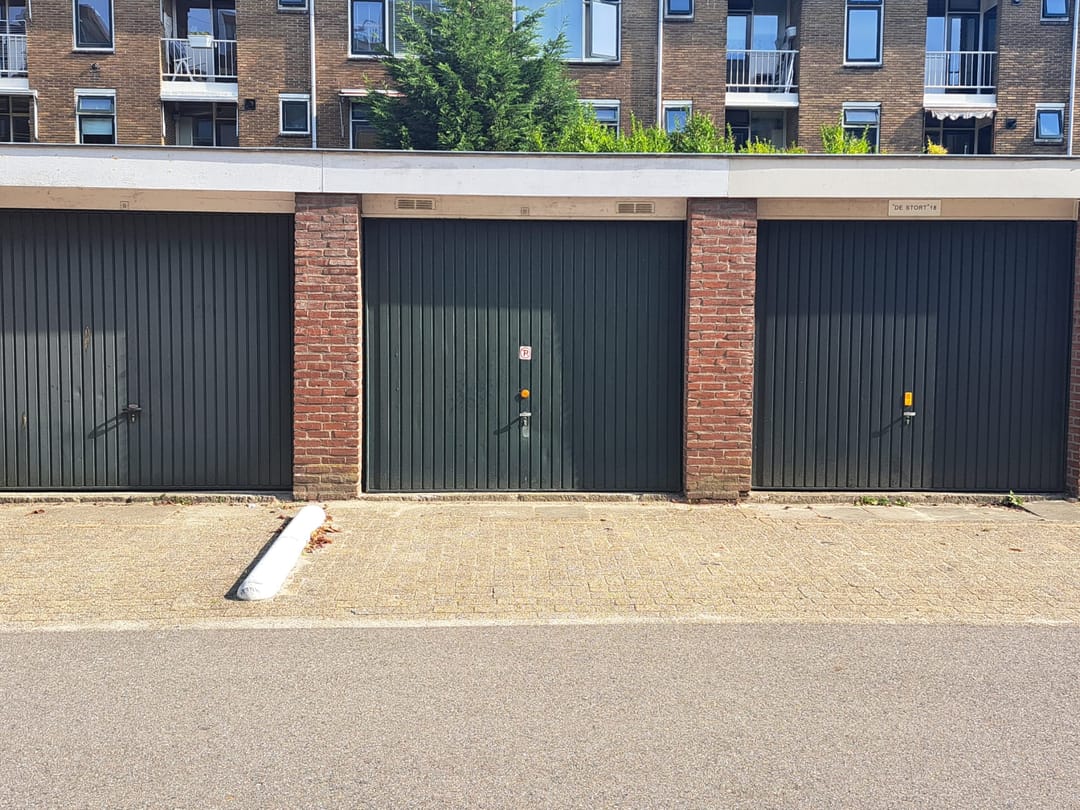 Photo 1 of Van Limburg Stirumplaats 17