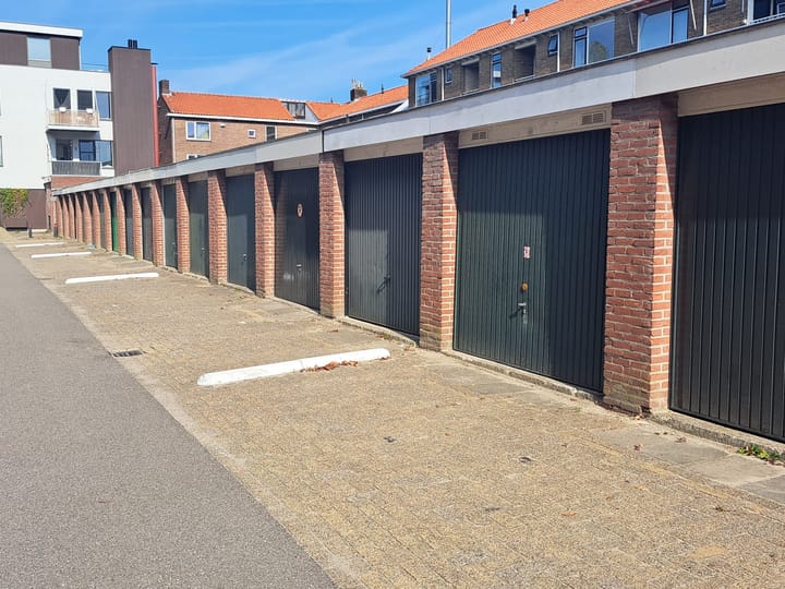 Photo 5 of Van Limburg Stirumplaats 17