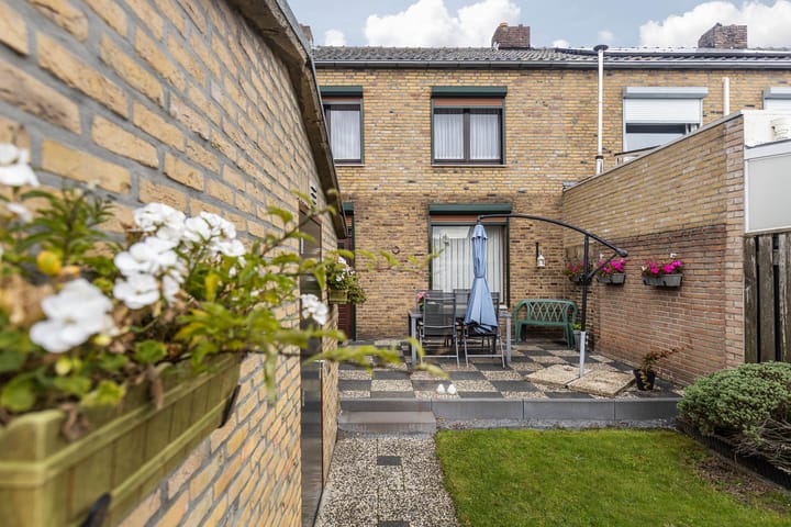 Photo 29 of Hendrik Luijtenstraat 32