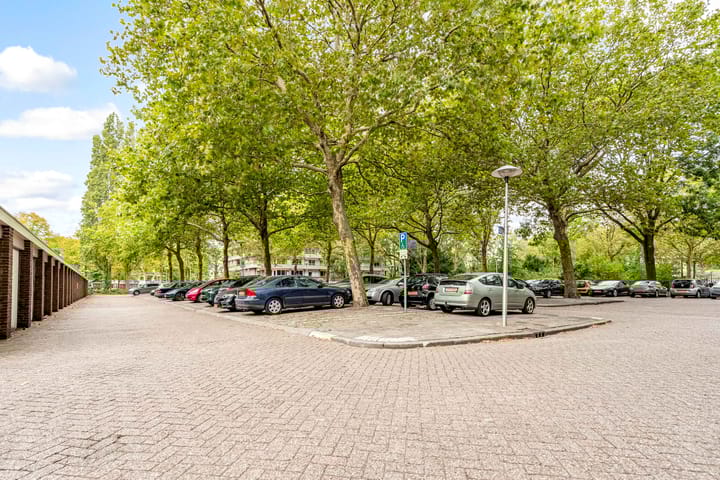 Photo 37 of Aziëlaan 396