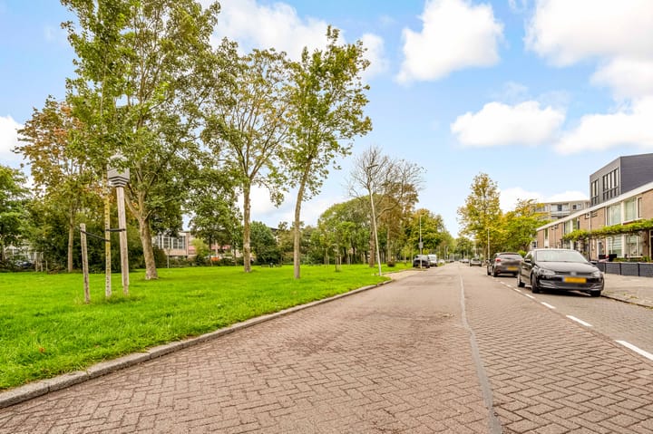 Photo 38 of Aziëlaan 396