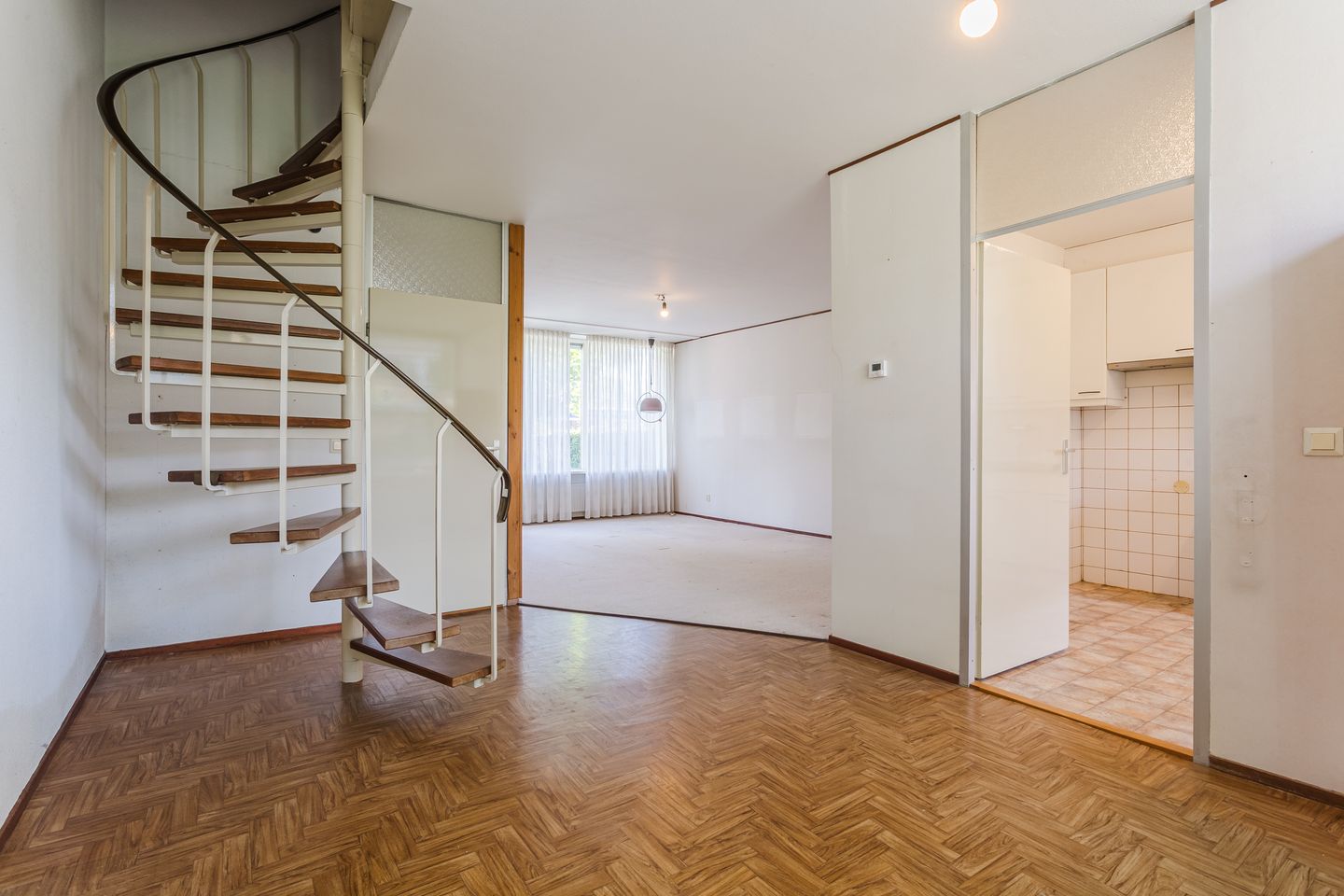 Foto 10 van Bizetlaan 11