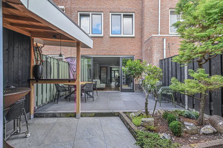 Photo 4 of Plaspoelstraat 49