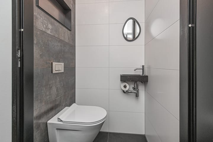 Photo 8 of Plaspoelstraat 49