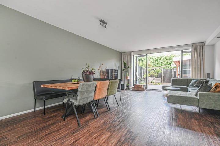 Photo 10 of Plaspoelstraat 49