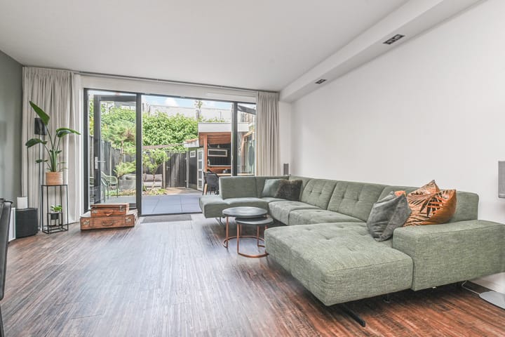 Photo 11 of Plaspoelstraat 49