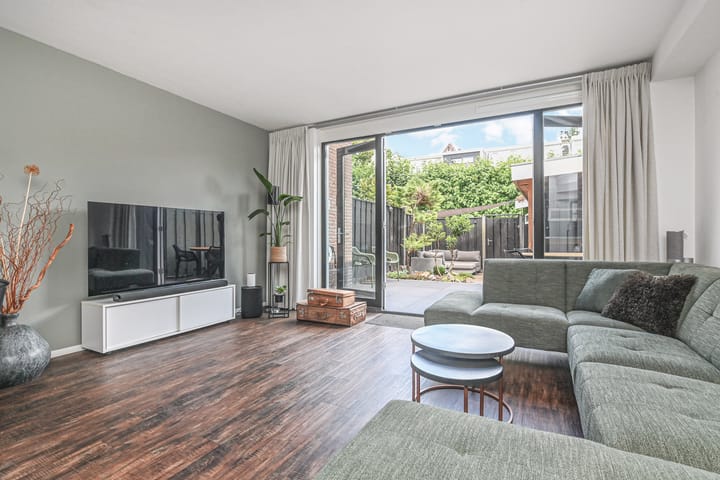 Photo 12 of Plaspoelstraat 49