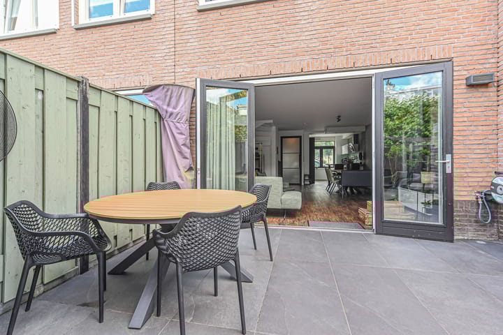 Photo 18 of Plaspoelstraat 49