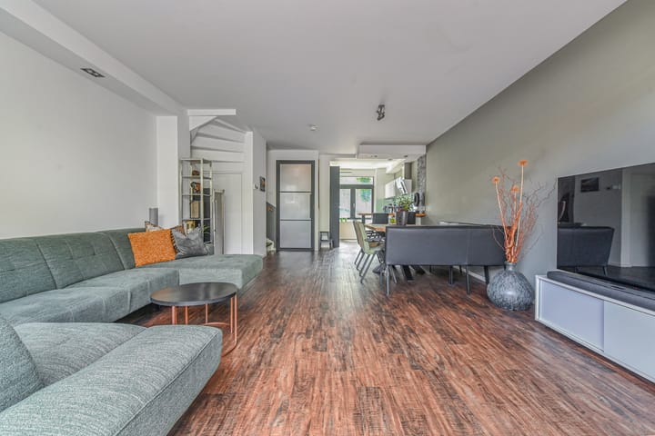 Photo 19 of Plaspoelstraat 49