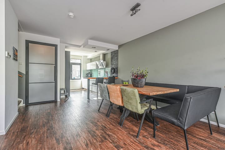 Photo 21 of Plaspoelstraat 49