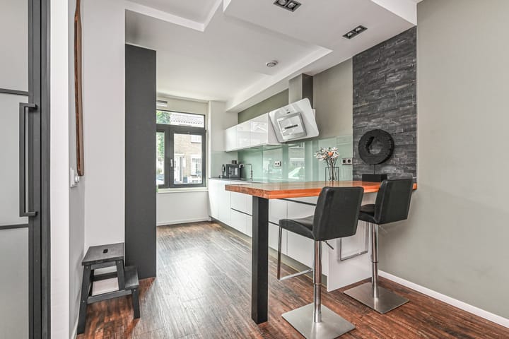 Photo 22 of Plaspoelstraat 49