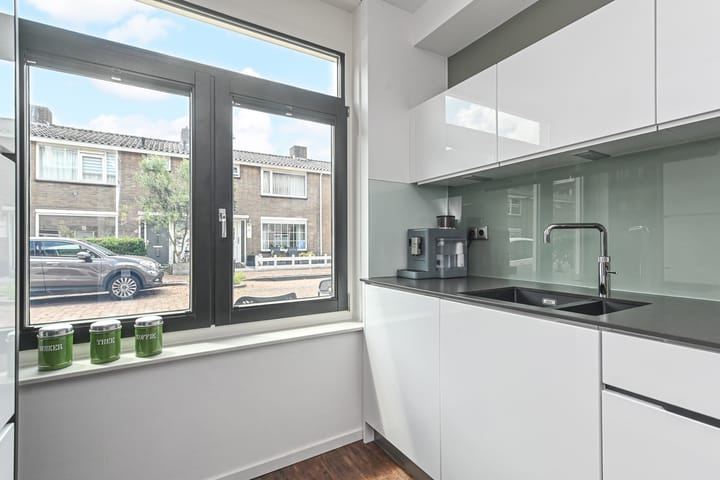 Photo 24 of Plaspoelstraat 49