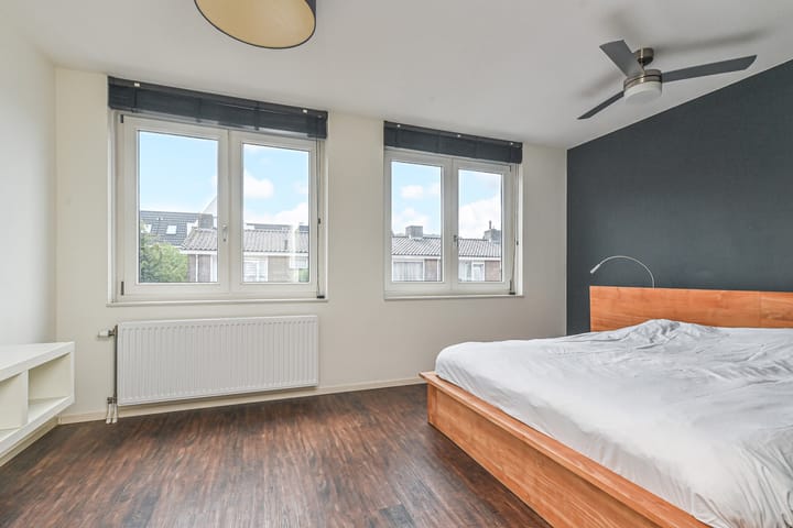 Photo 27 of Plaspoelstraat 49