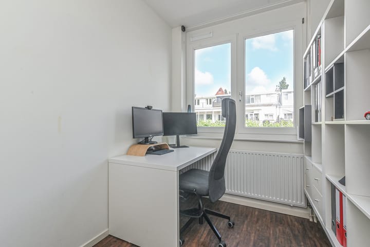 Photo 36 of Plaspoelstraat 49