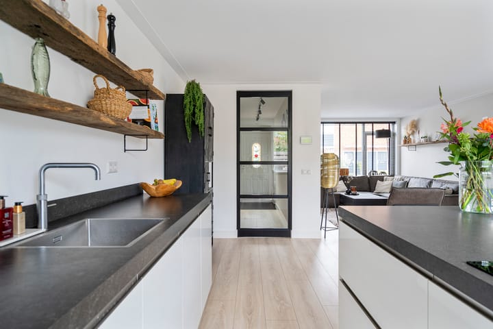 Photo 7 of Hoefbladstraat 20