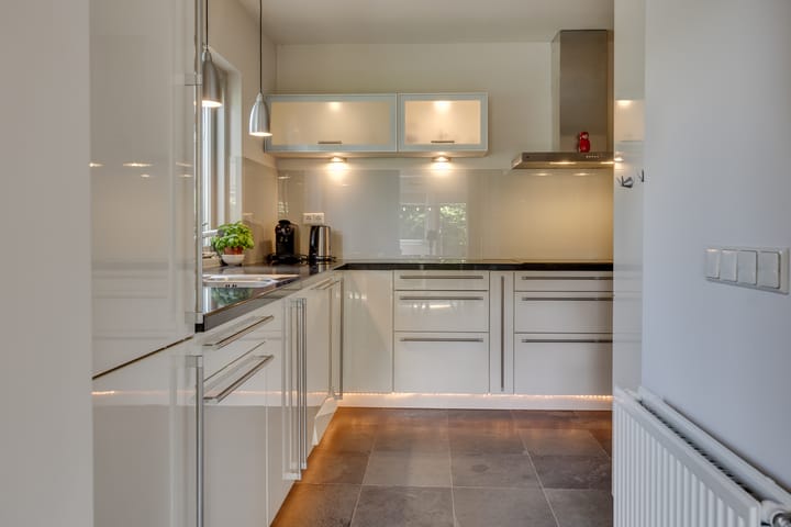 Foto 15 van Libel 10