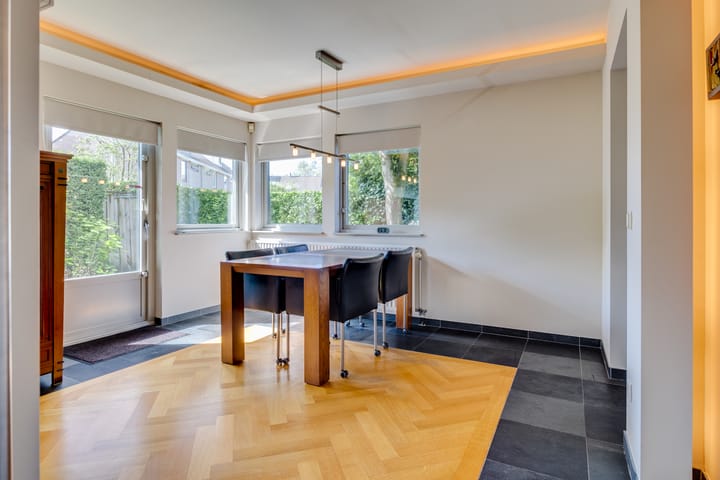 Foto 14 van Libel 10