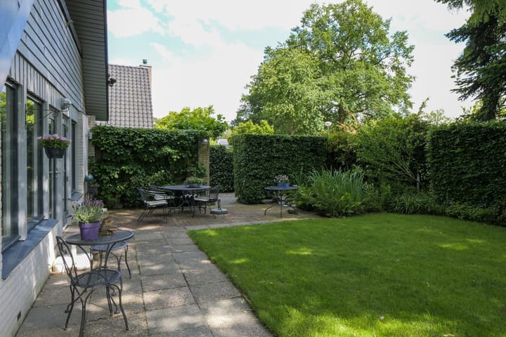 Foto 38 van Libel 10