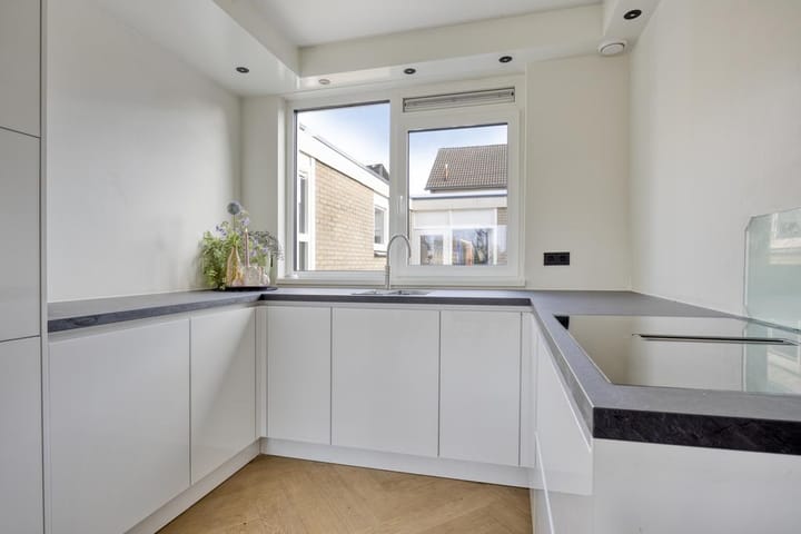 Photo 3 of van Giffenstraat 8