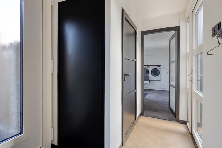 Photo 14 of van Giffenstraat 8