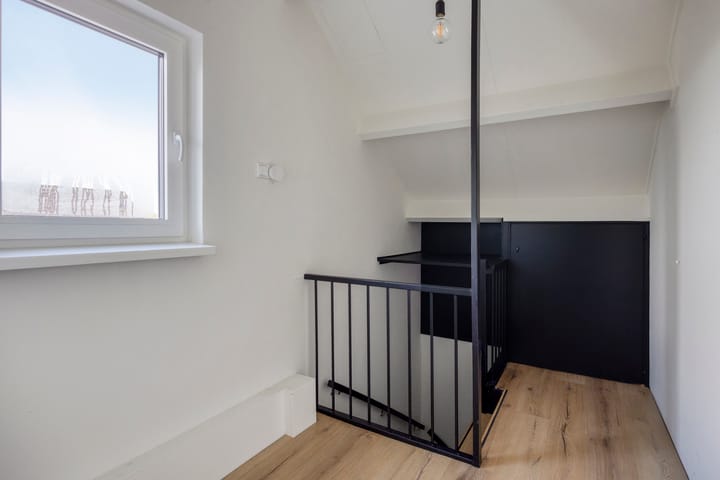 Photo 22 of van Giffenstraat 8